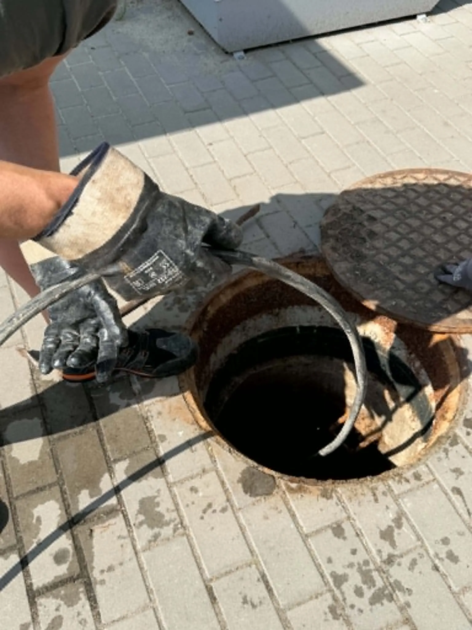 Usunięcie zatoru kanalizacyjnego metodą WUKO Wrocław – udrożnienie poziomu sanitarnego
